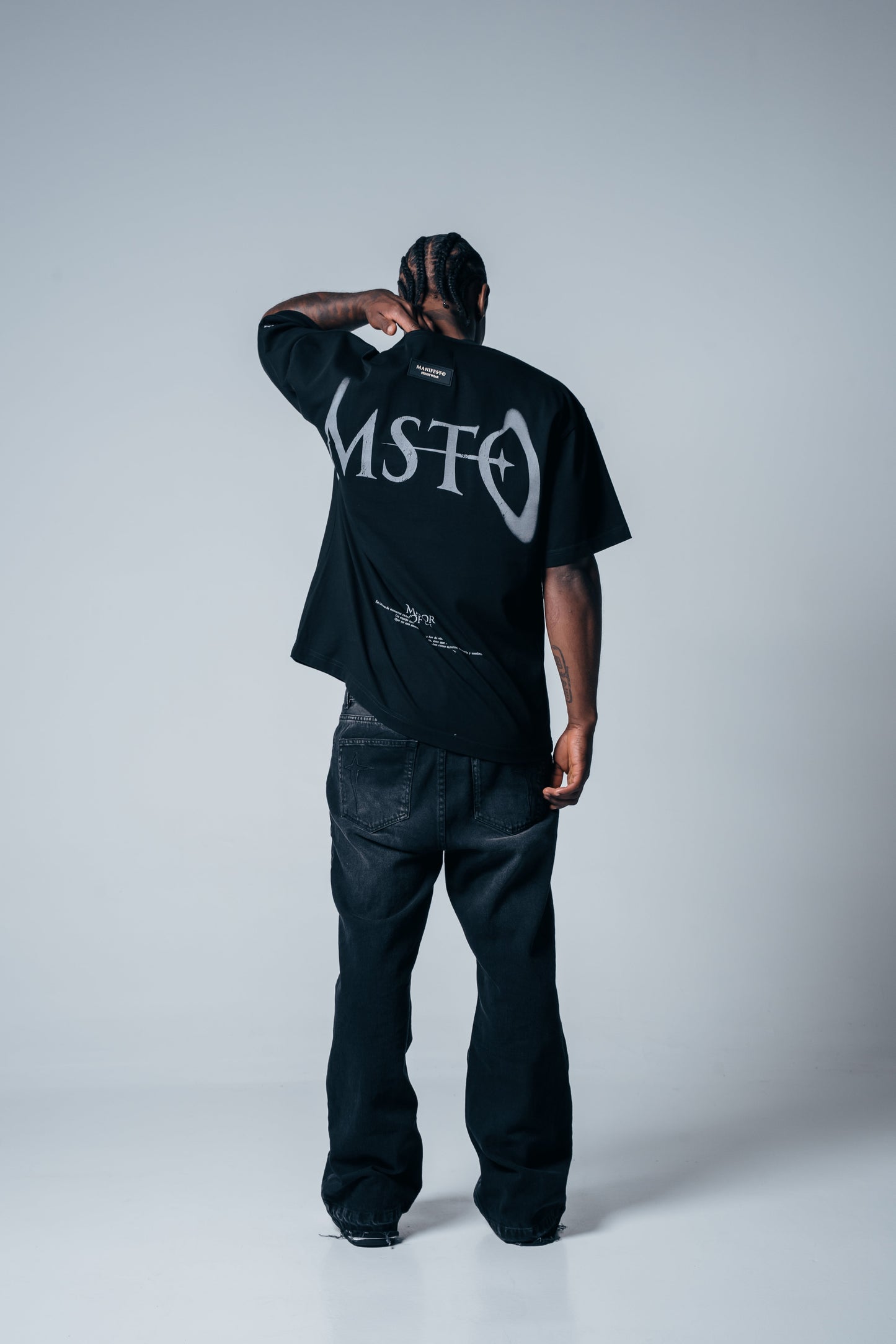 CAMISETA OVERSIZE BÁSICA MOF NEGRA