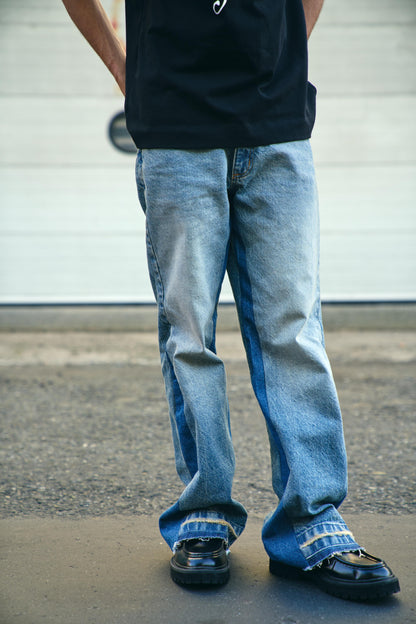 FLARED JEANS