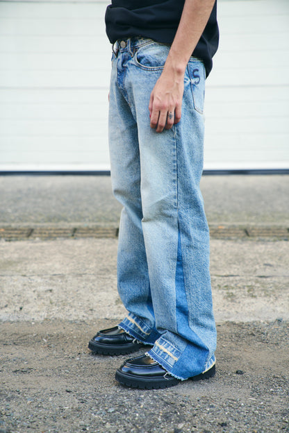 FLARED JEANS
