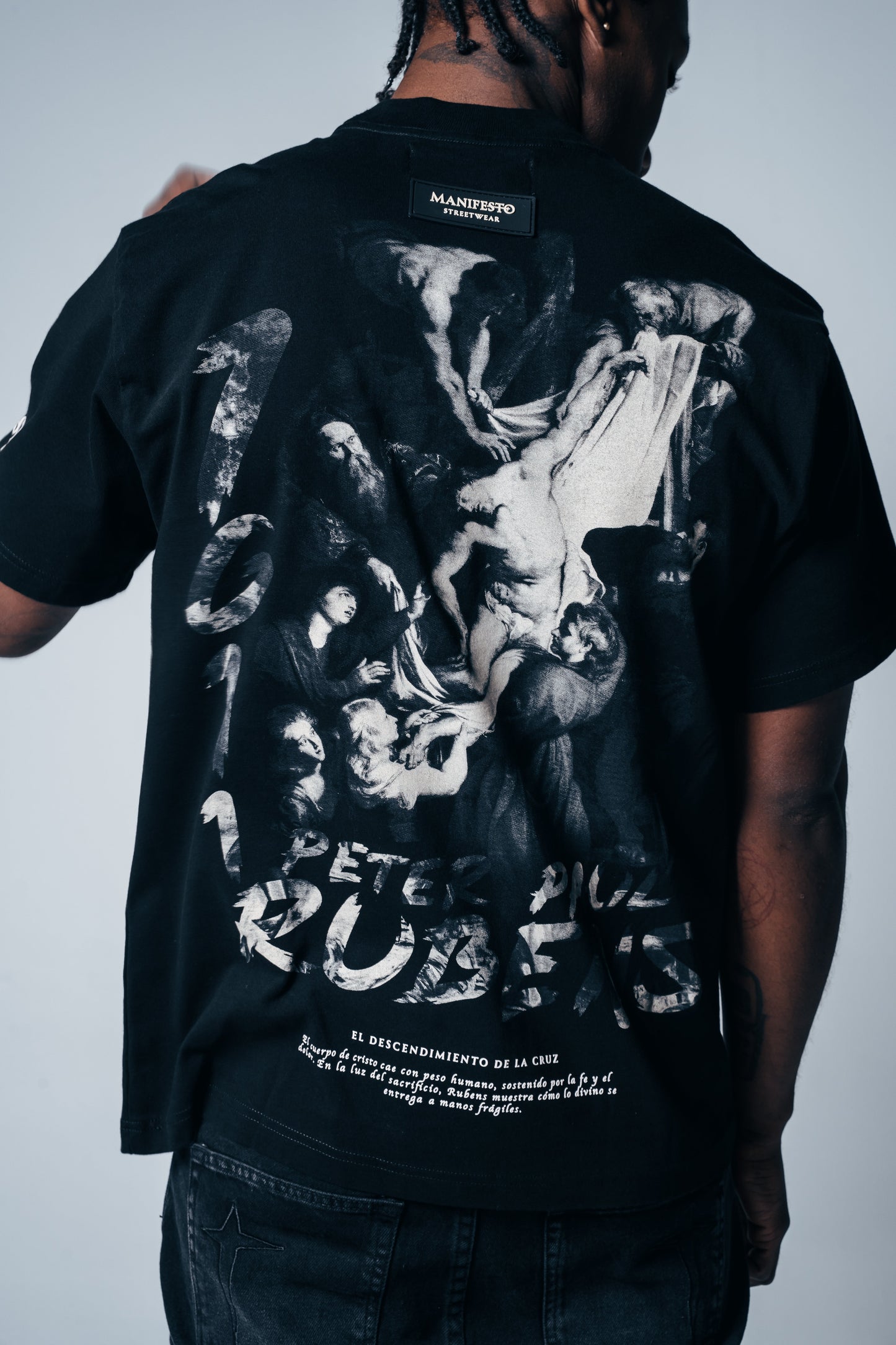 CAMISETA REGULAR DESCENDIMIENTO DE LA CRUZ