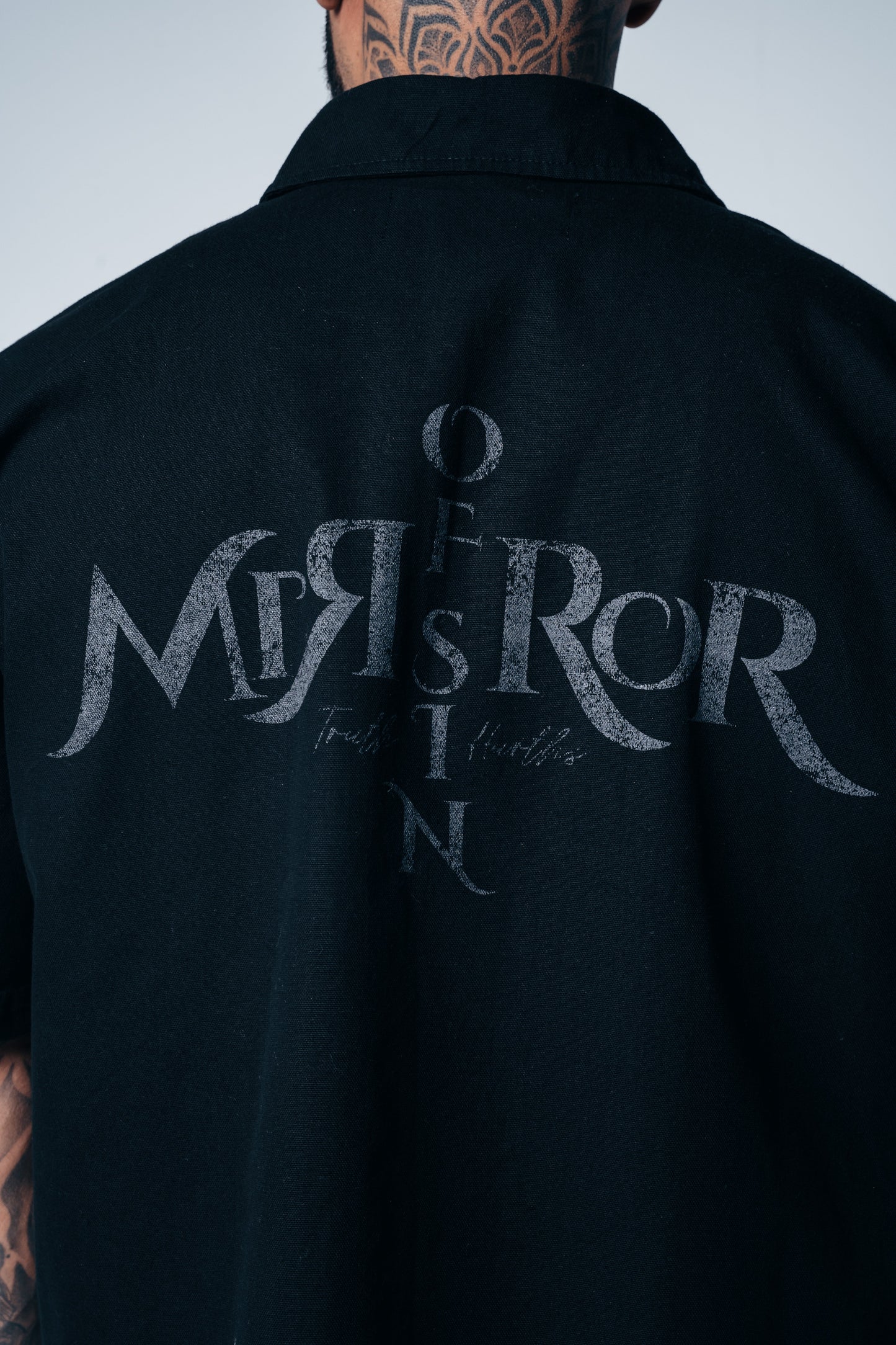 CAMISA BOTONES MIRROR OF SINS NEGRA