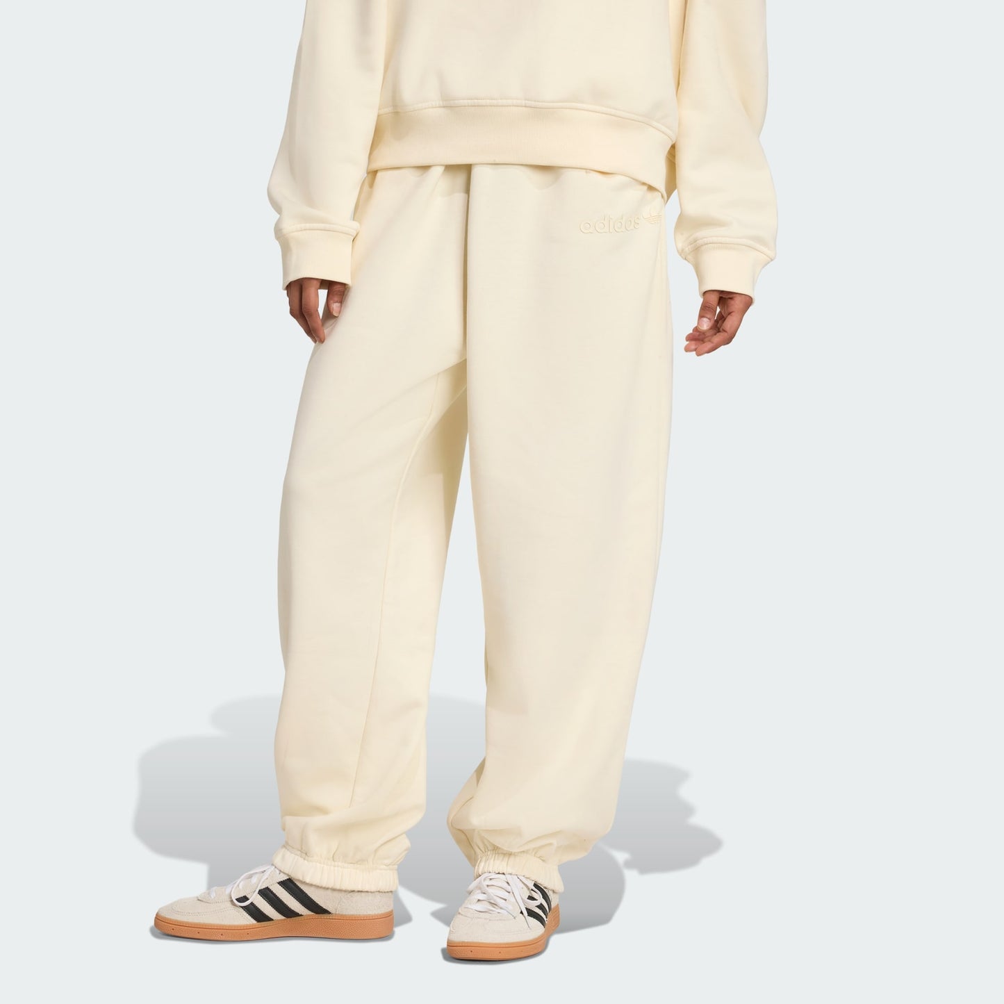 JX3142 ESS LIN PANT BLACRE