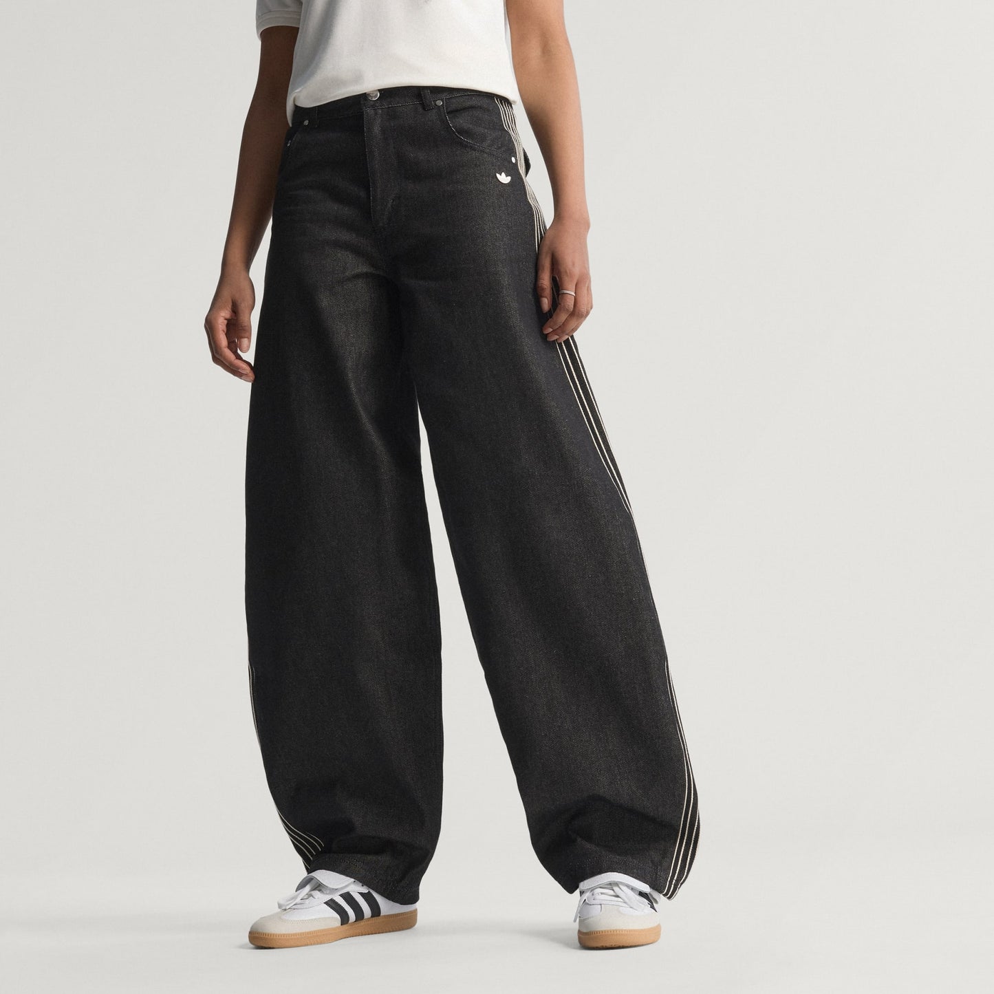 JV7773 P ESS DENIM PNT TRUBLC