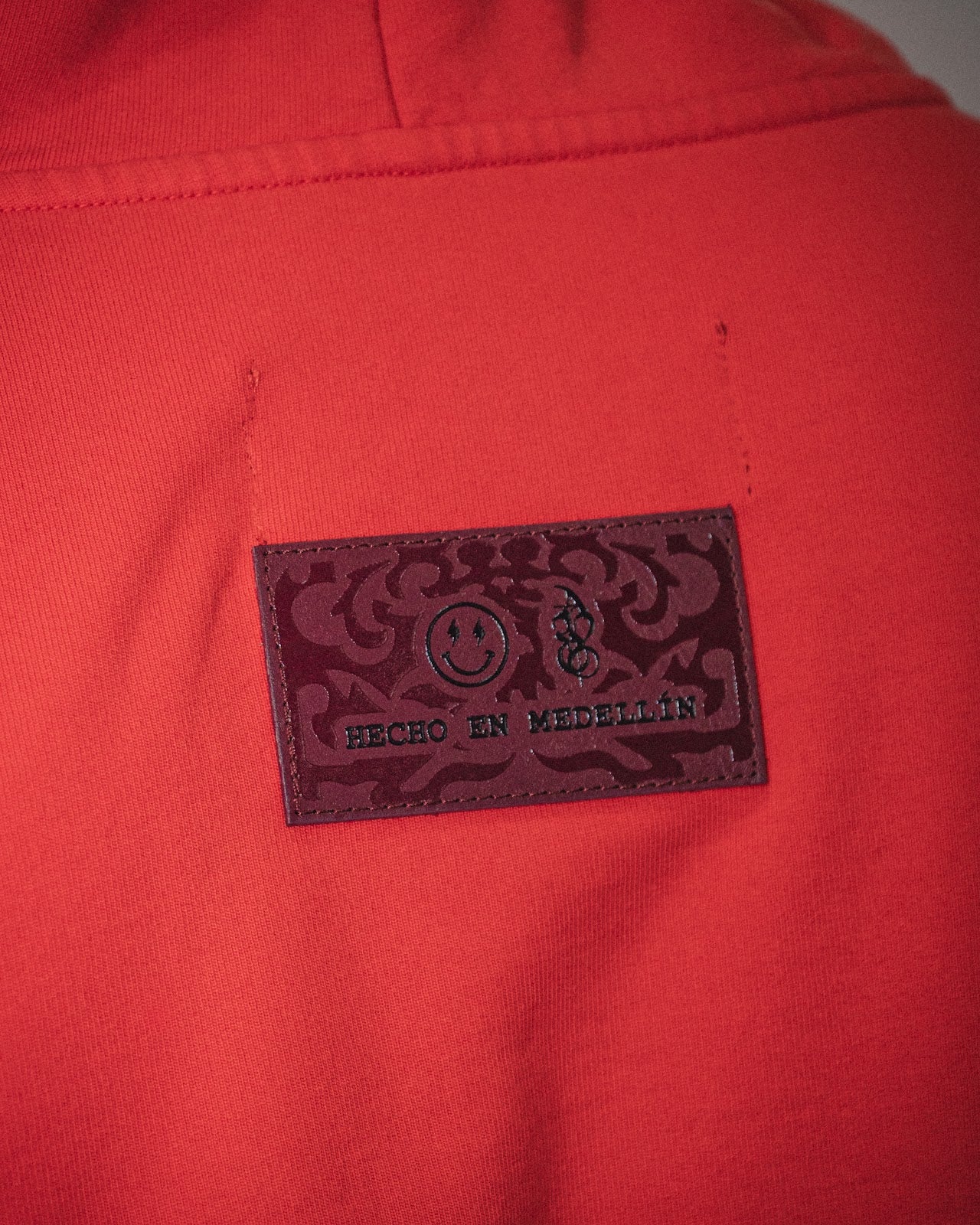 HOODIE ROJO J BALVIN