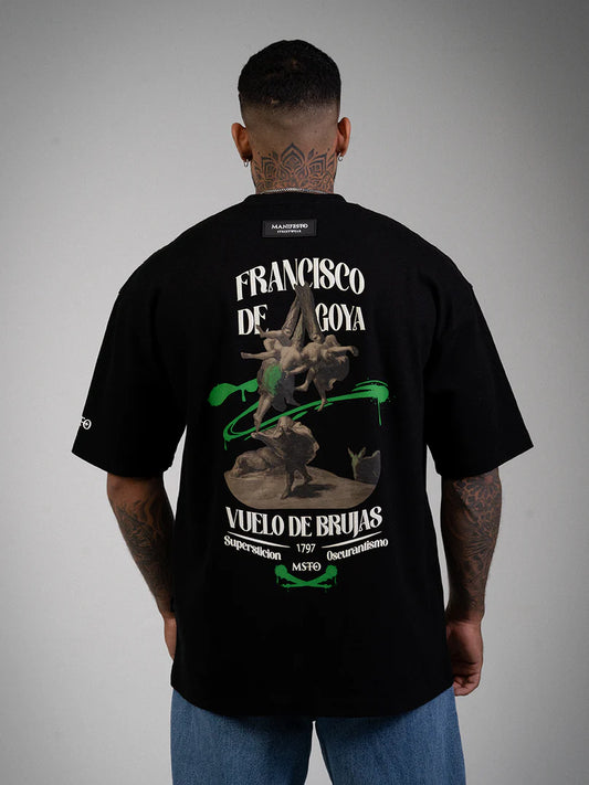 CAMISETA OVERSIZE VUELO DE BRUJAS